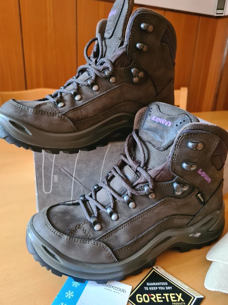 Туристически обувки LOWA RENEGADE GTX MID Ws