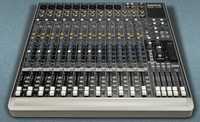 Mackie 1642-VLZ3 audio mixer + Gator rack case