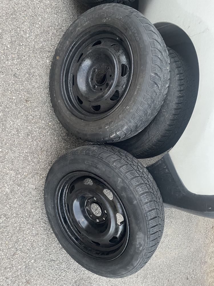 Зимни гуми с джанти - 185/65/R15 карани на Пежо 307