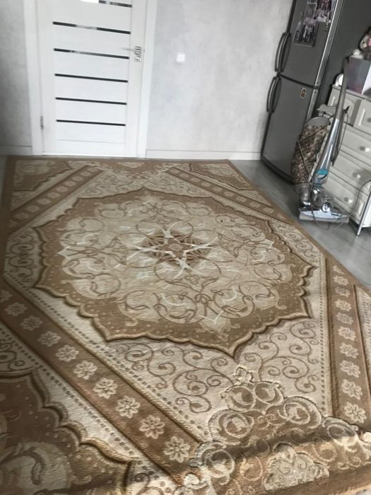продам ковер в хорошем состоянии