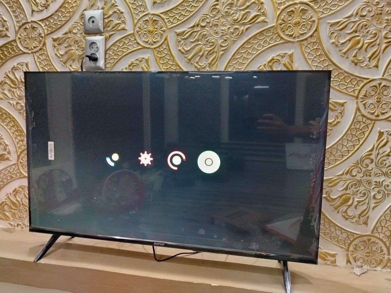 43 talik smart televizor yangi ishlatilmagan