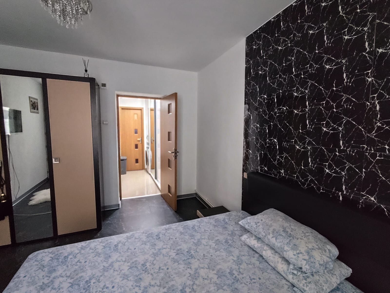 Vand apartament 2 camere