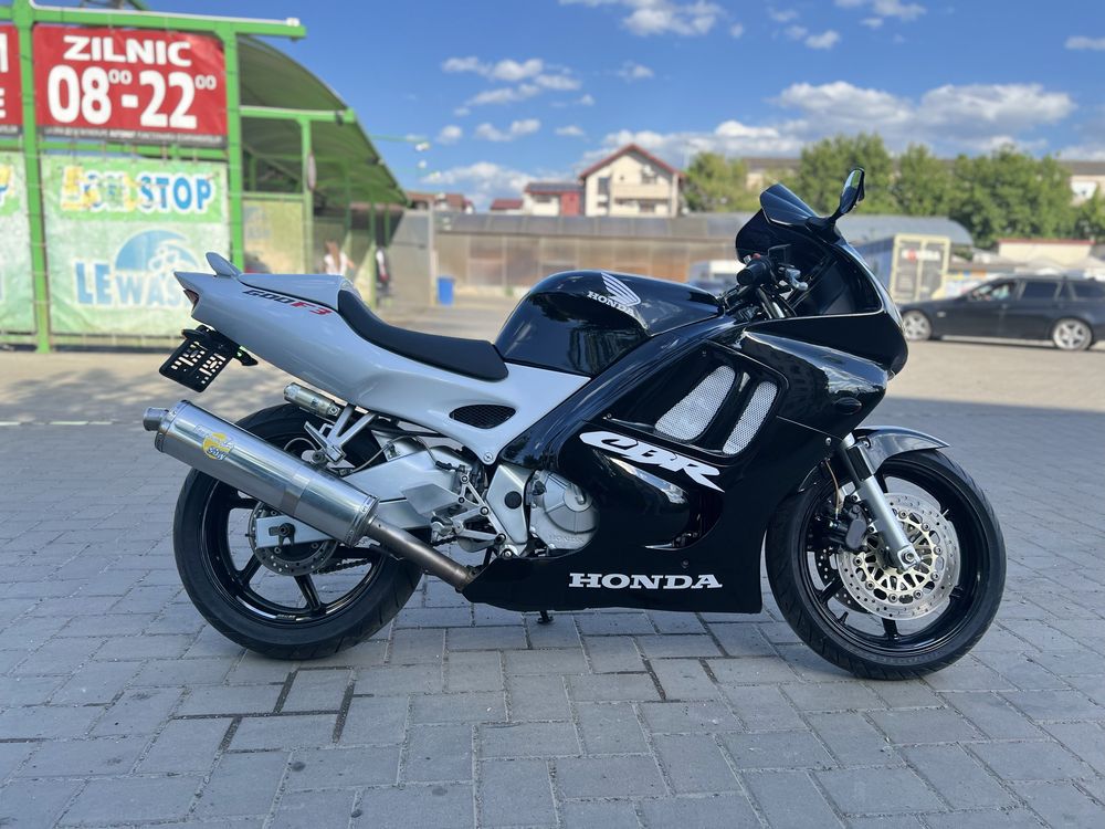 Honda CBR 600f 3