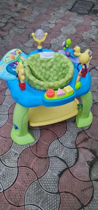 Centru de activități cu trambulina