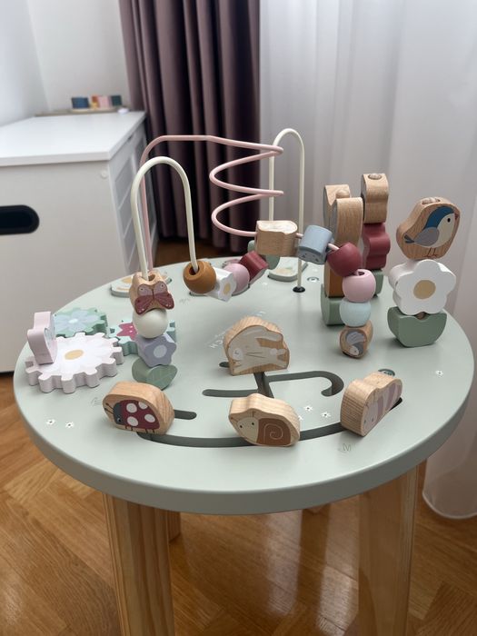 Masuta cu activitati little dutch