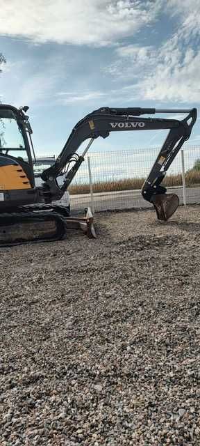 Miniexcavator marca Volvo, model ECR48C