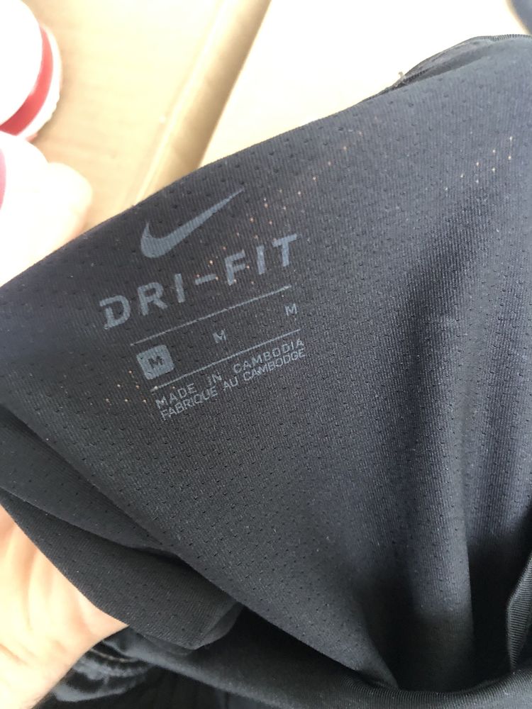 Nike дамски комплект нов