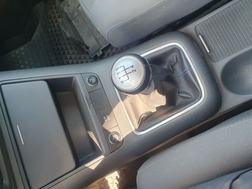 Продавам Volkswagen Golf Plus