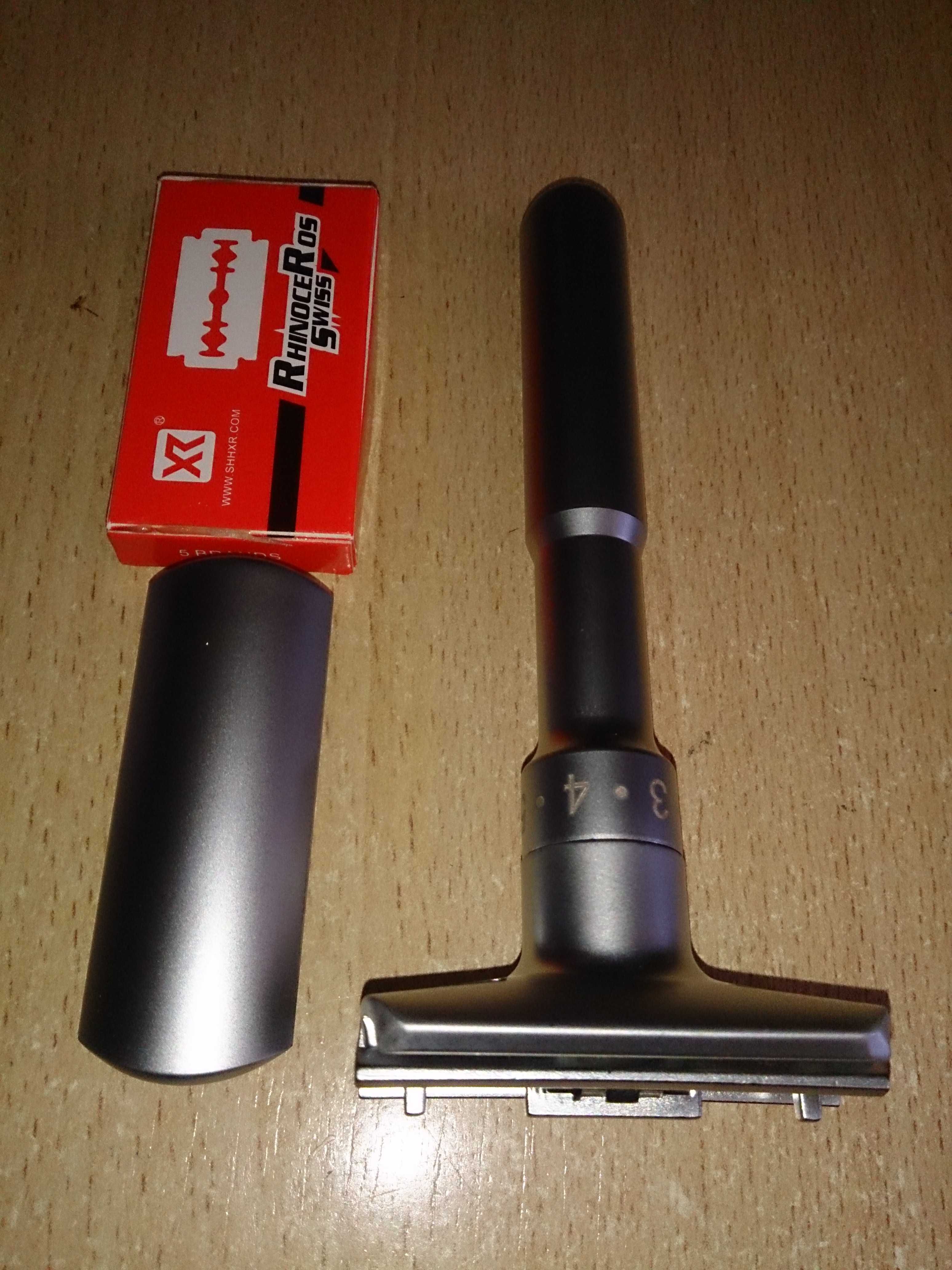 Металални самобръсначки и бръснач