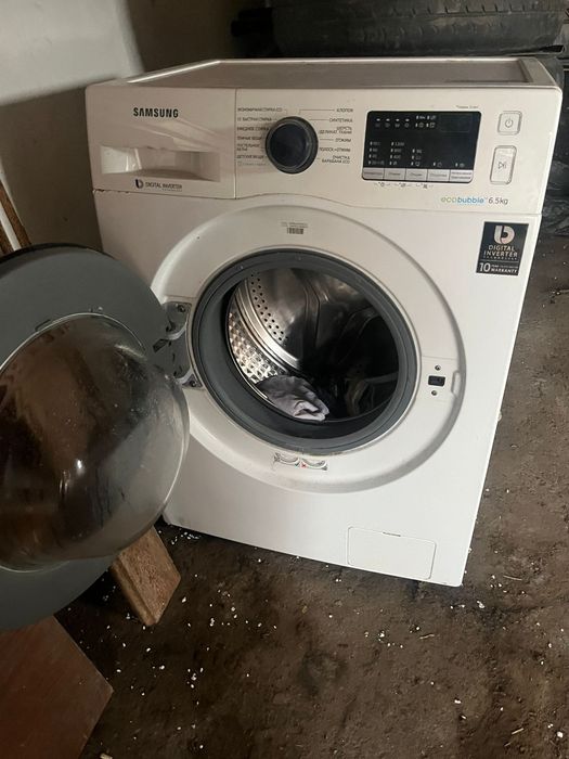 Продам стиральную машинку на запчасти