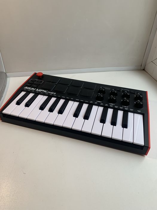MIDI-клавиатура AKAI MPK Mini MKIII Black-Red