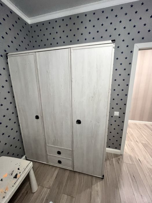 В связи с переездом продам деский гарнитур в хорошем состоянии