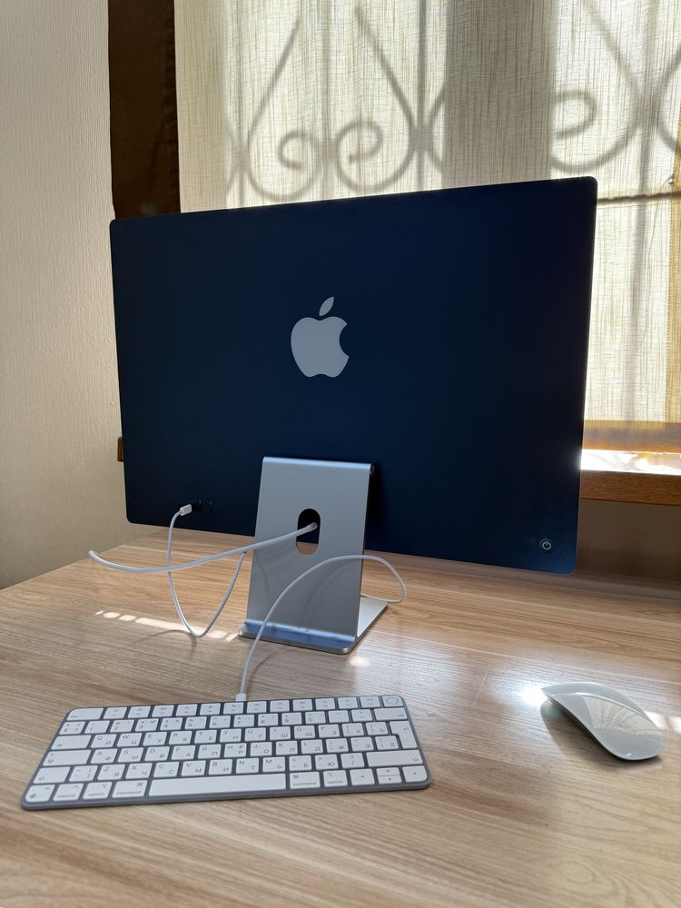 Apple iMac M1 (2021)