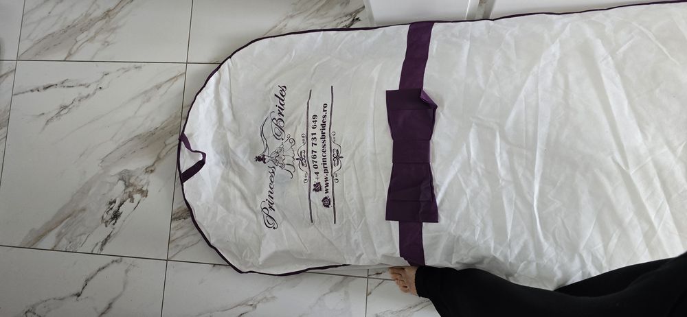 Vând rochie mireasa si costum mire.