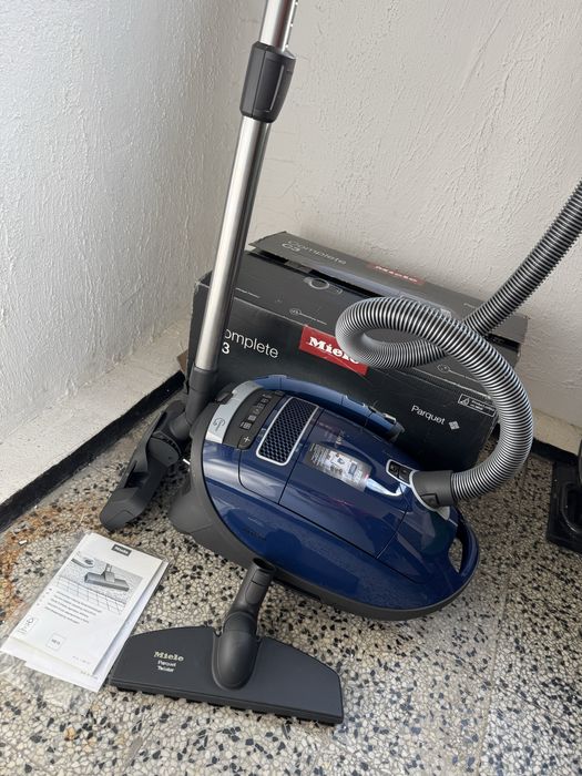 Прахосмукачка Miele SGSF5 Complete C3 Parquet Мощно Засмукване, Миеле!