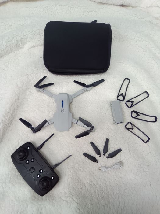 Продам квадрокоптер E88 PRO