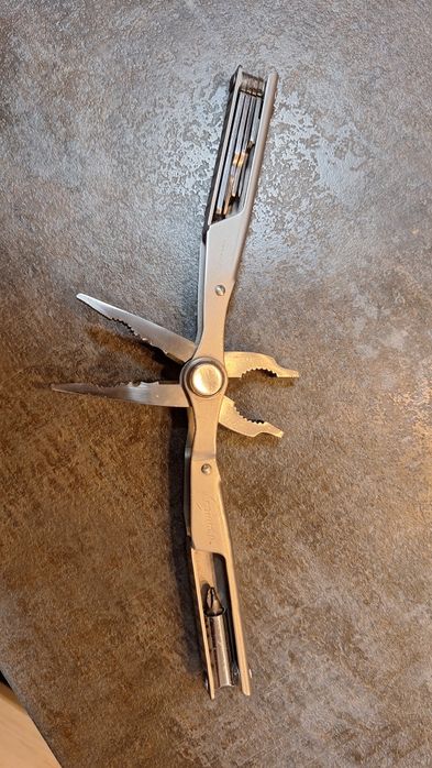 FlipGrip multitool