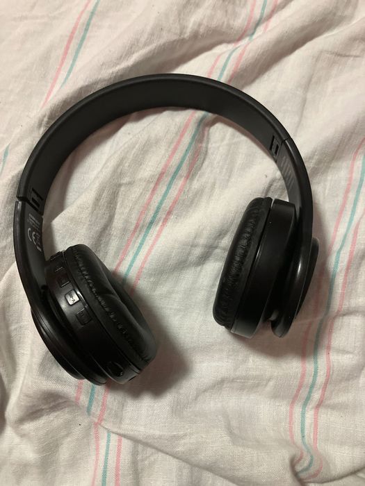 Без жични слушалки в добро състояние и работят много добре