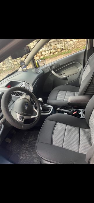 Продавам Ford Fiesta