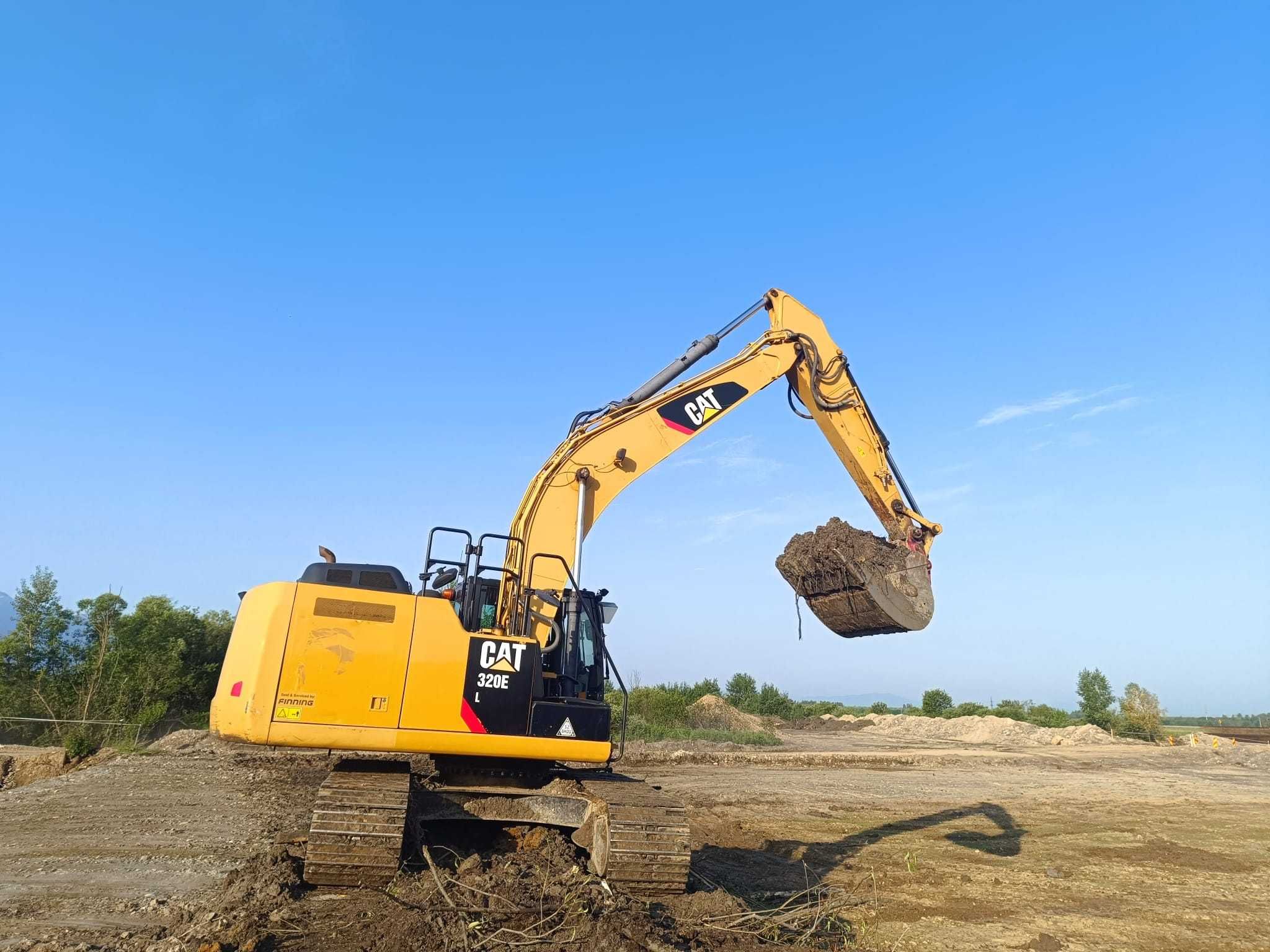 Excavator CAT 320E
