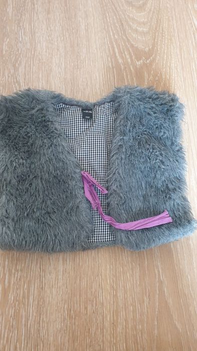 Жилетка теплая на девочку