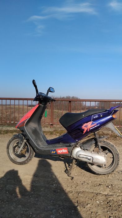 Vând un scuter aprilia