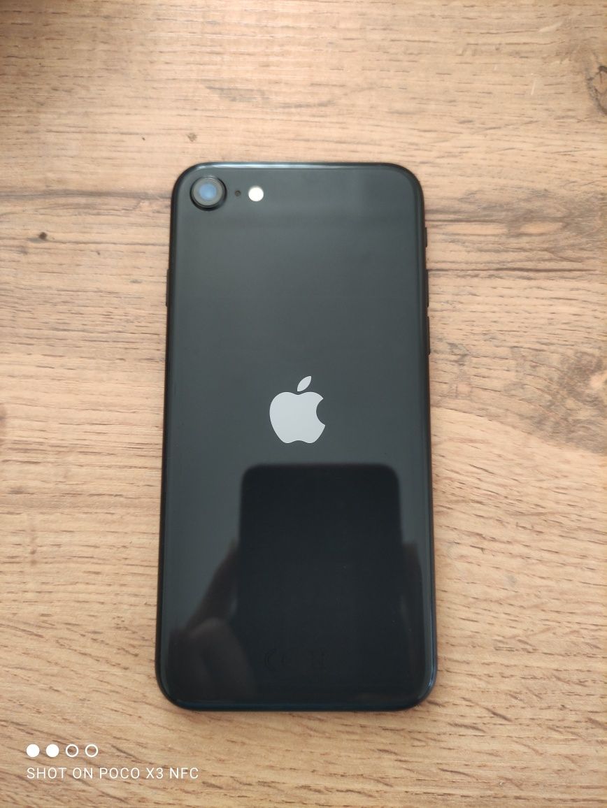 iPhone SE Память 128