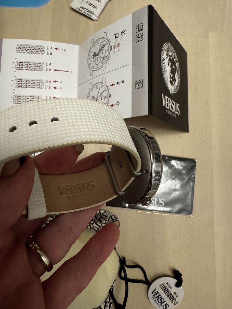 Часовник Versace Versus дамски