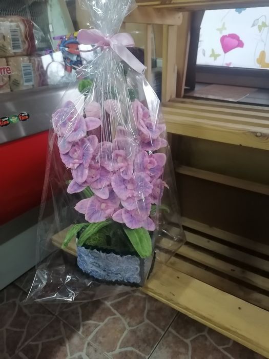 Продавам ръчно изработени цветя