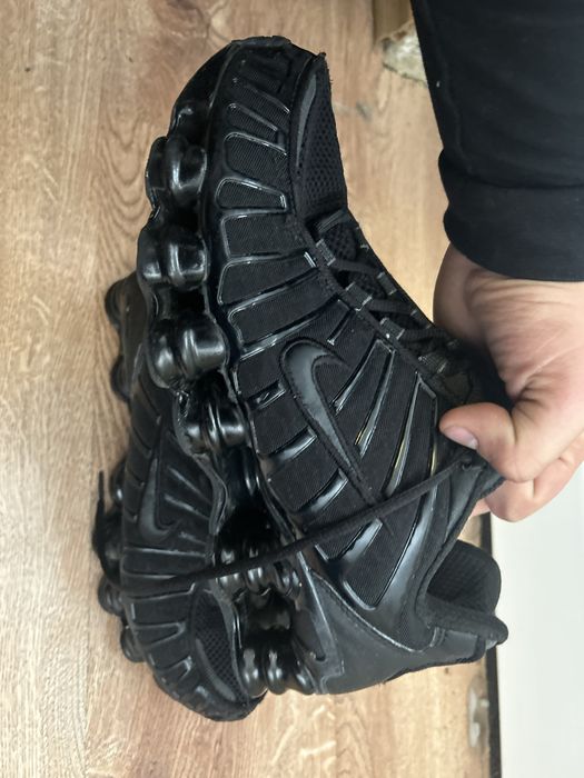 Продамам обувки nike air max shox tl 43 номер !!