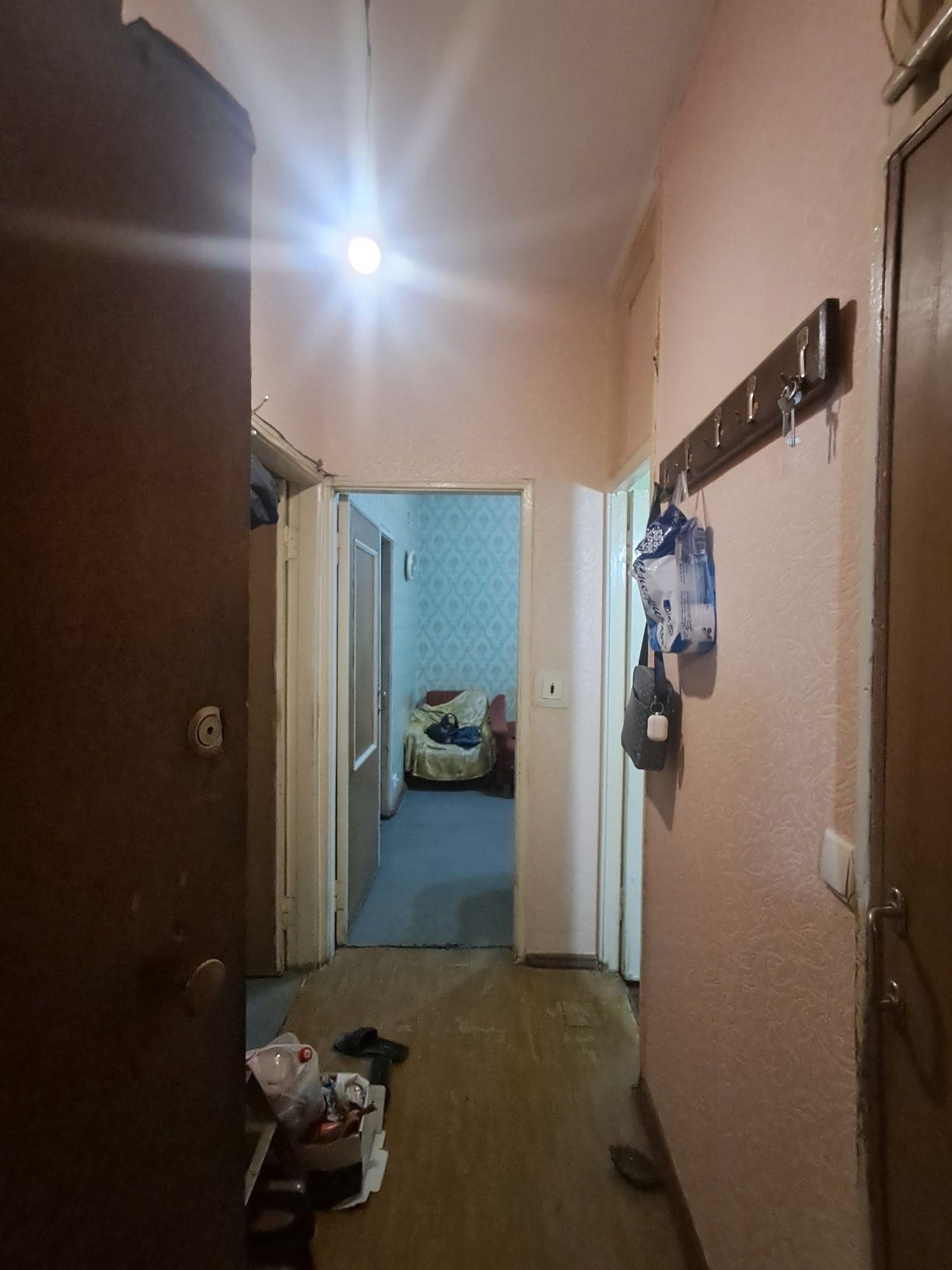 Продается 3-х комнатный квартира.  Улица Арнасай.  Чиланзар-2 квартал.