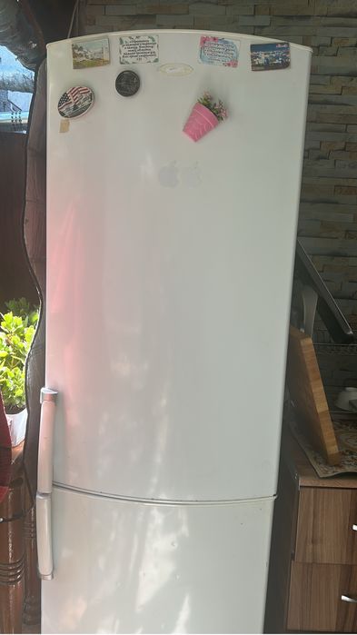 Продаю холодильник