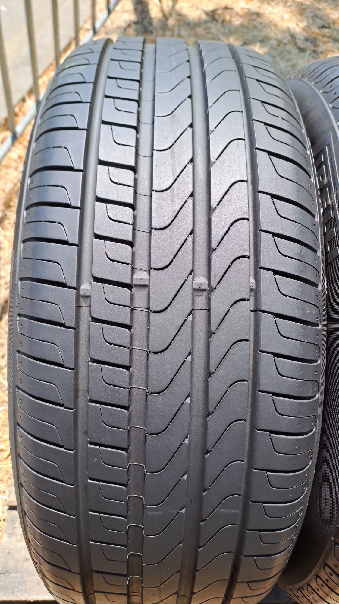 2бр. Почти Нови 225/50/17 Pirelli Cinturato P7