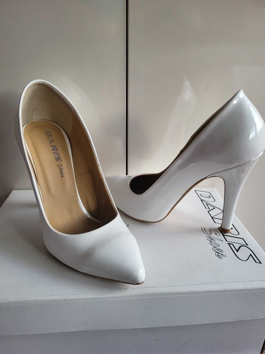 Елегантни дамски обувки на ток, размер 36
