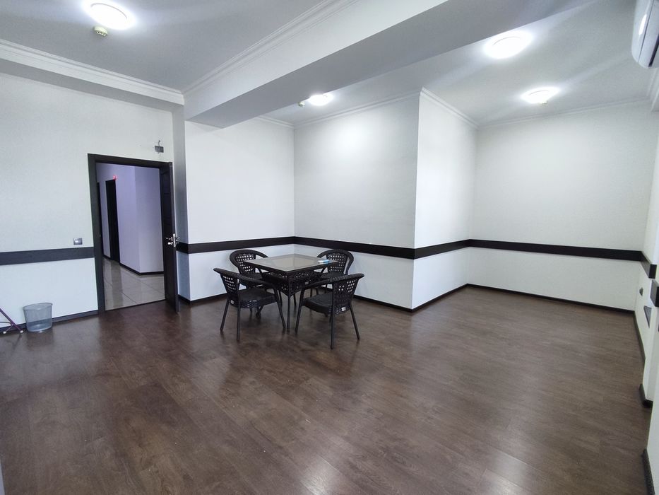 Арендана 7 этаже 30м² на Ц1 в бизнес центре.