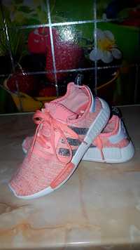 adidasi Adidas Boost nr 40