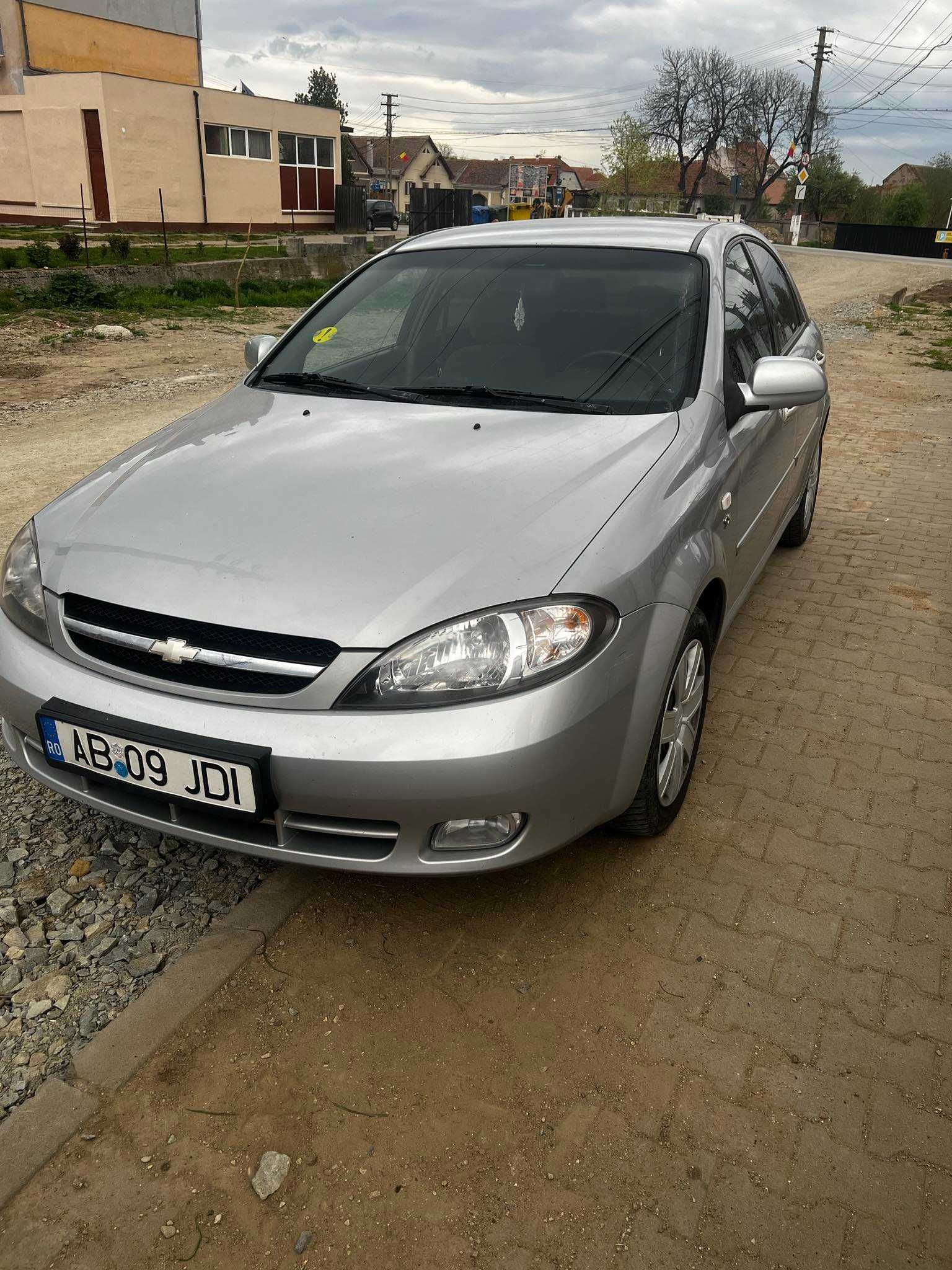 Vand  sau schimb chevrolet lacetti 1.6 benzina