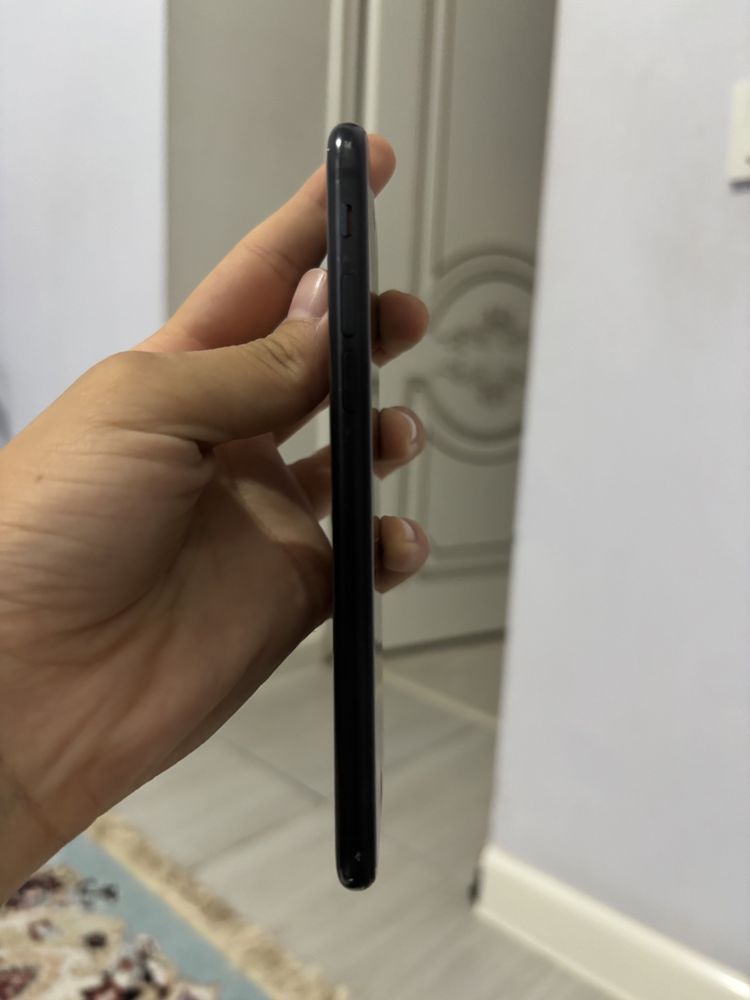 Продам Iphone Se