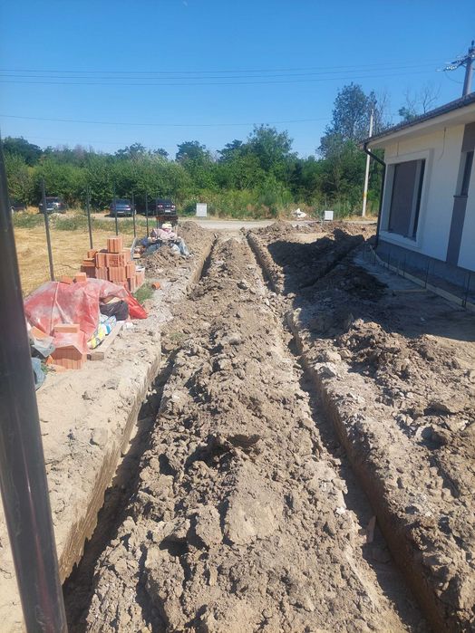 Prestari servicii miniexcavator 2 tone