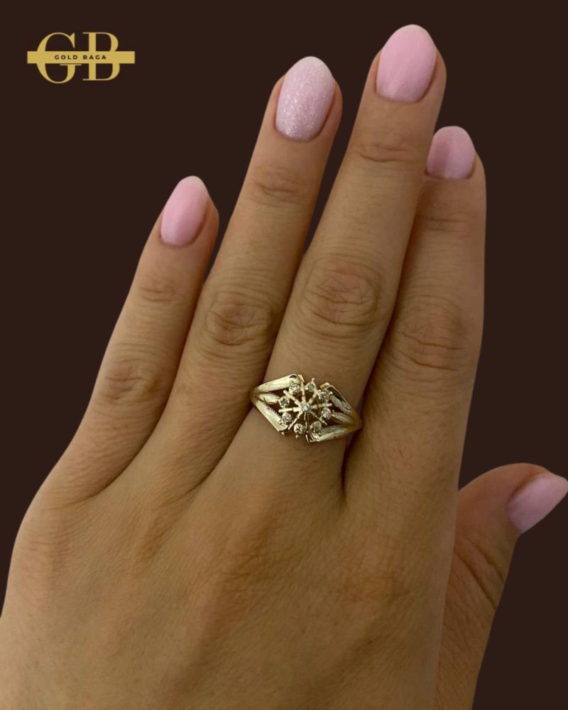 Золотое советское кольцо с бриллиантами