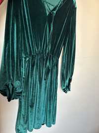 Vând rochie din catifea verde