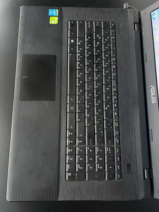 Лаптоп ASUS 17.3' Intel 2Core/6GB/NVIDIA GT 740M/256 SDD/750 HD