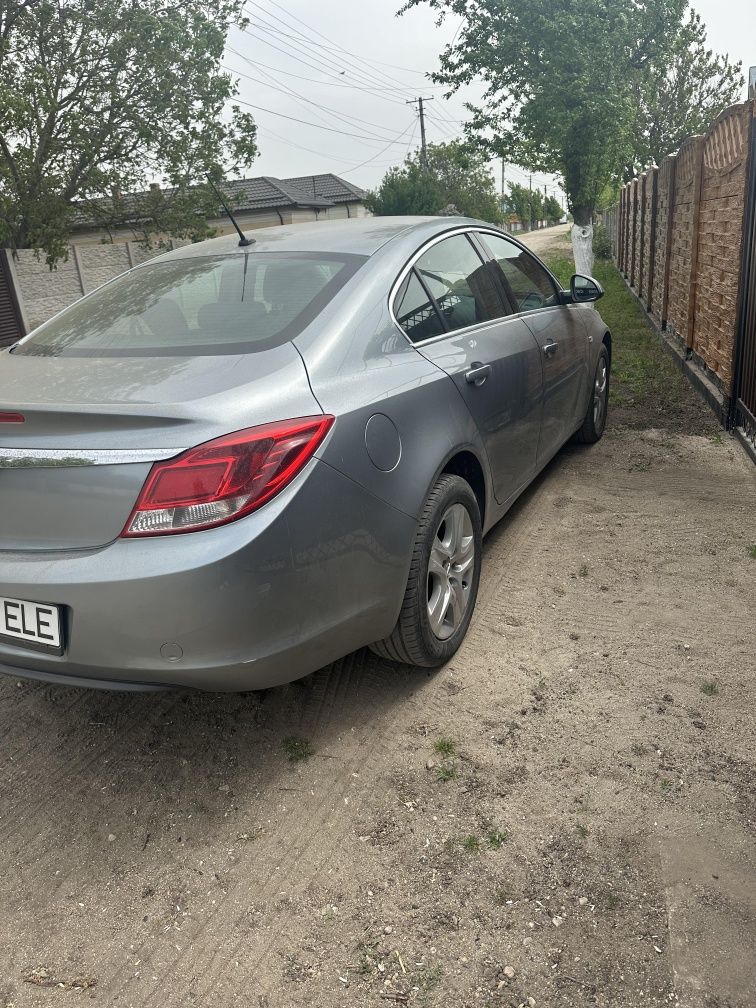 Opel insignia masina