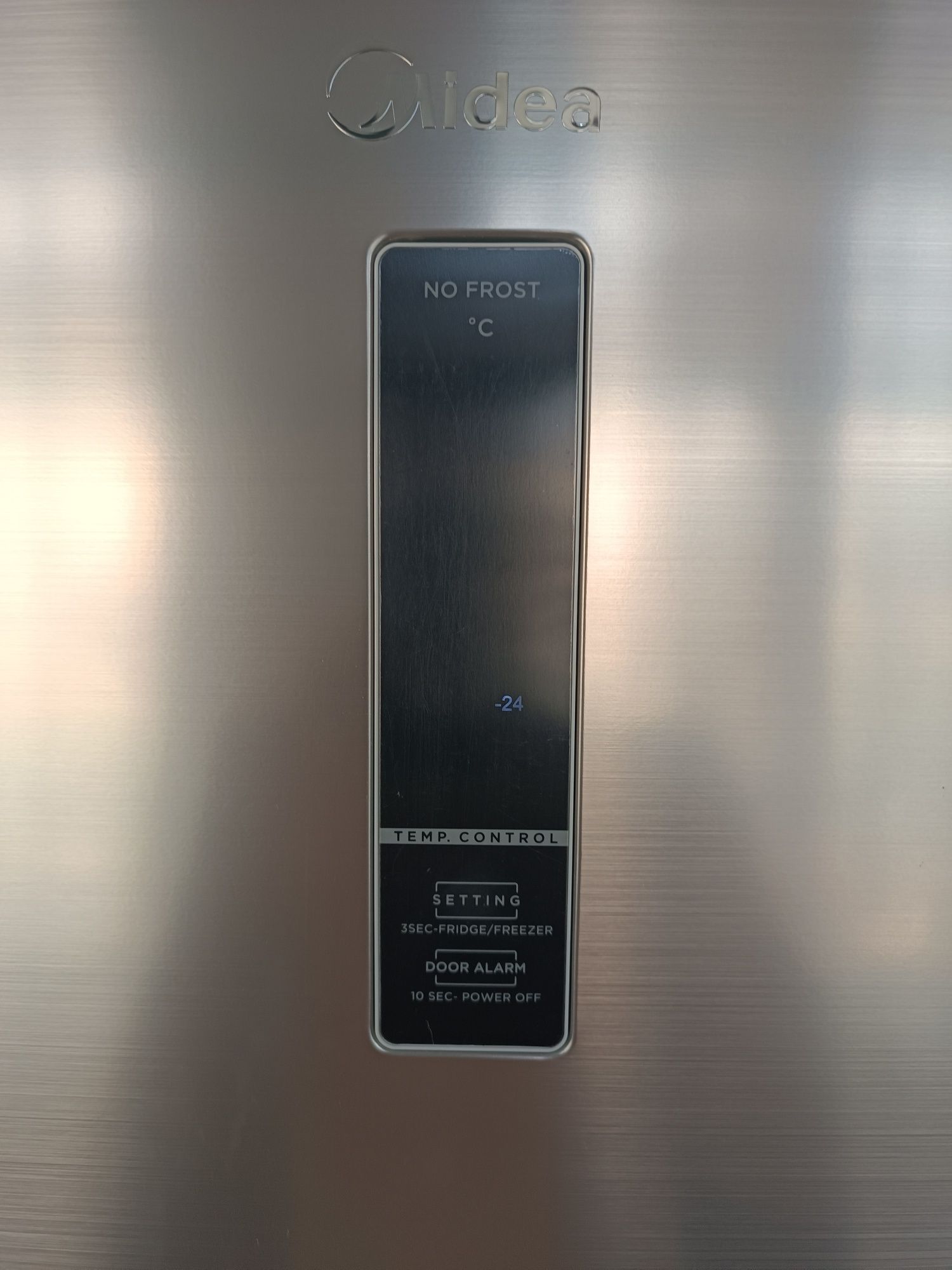 Морозильник Midea Model: MDRU385FZE46