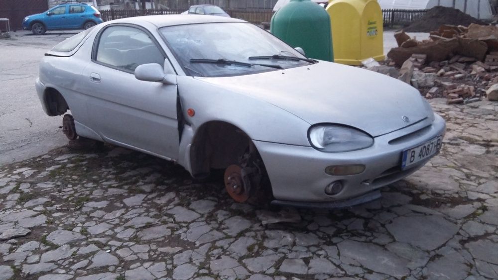 Мазда МХ3 1.8 Mazda MX3 1.8i на- части