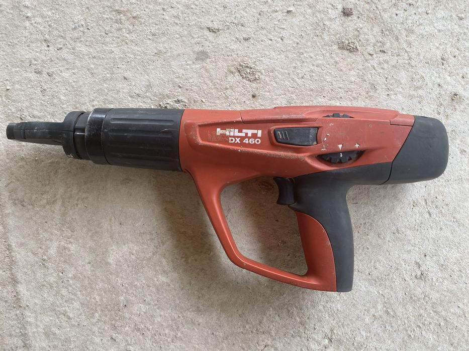 Pistol cuie Hilti dx460