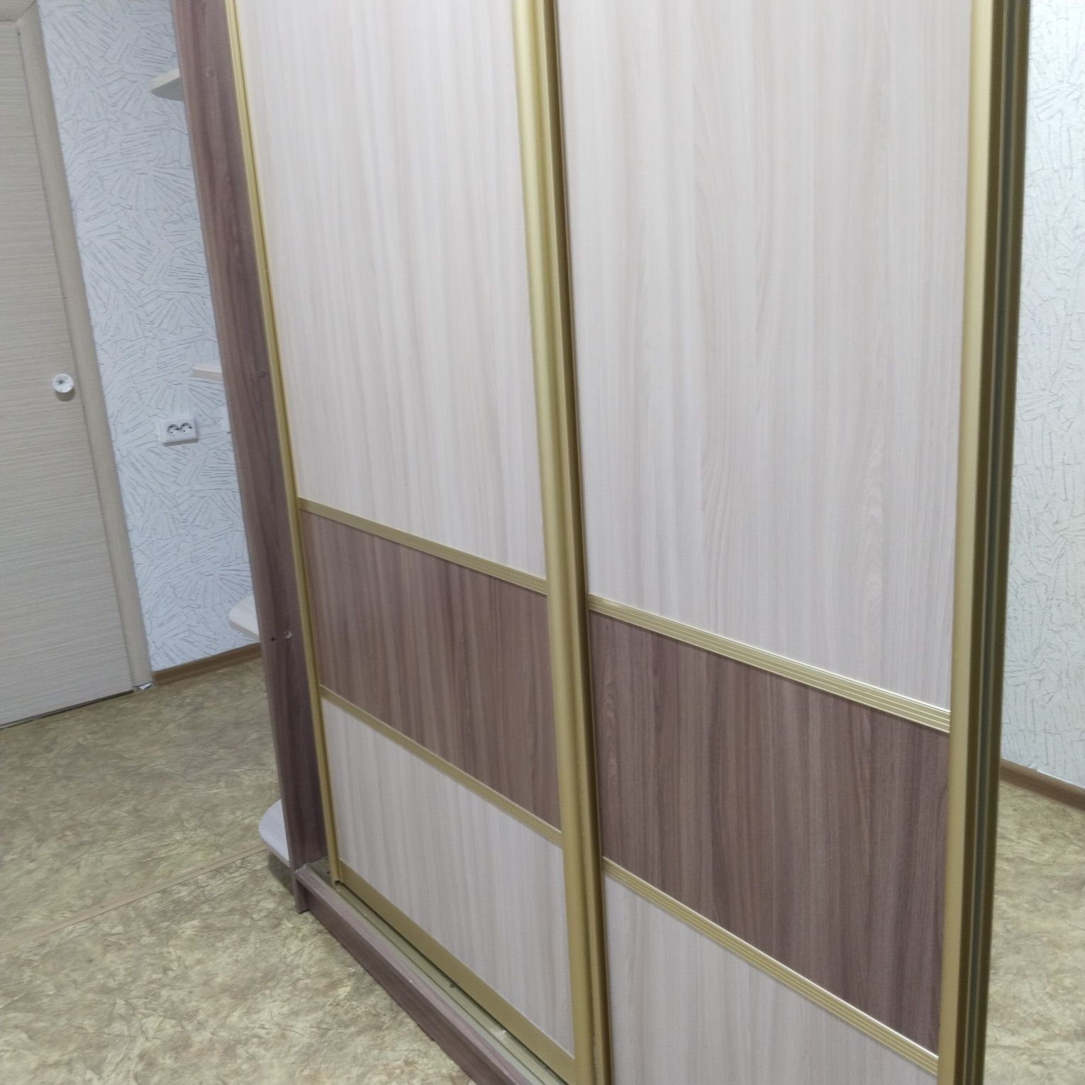 Продается шкаф в хорошем состоянии