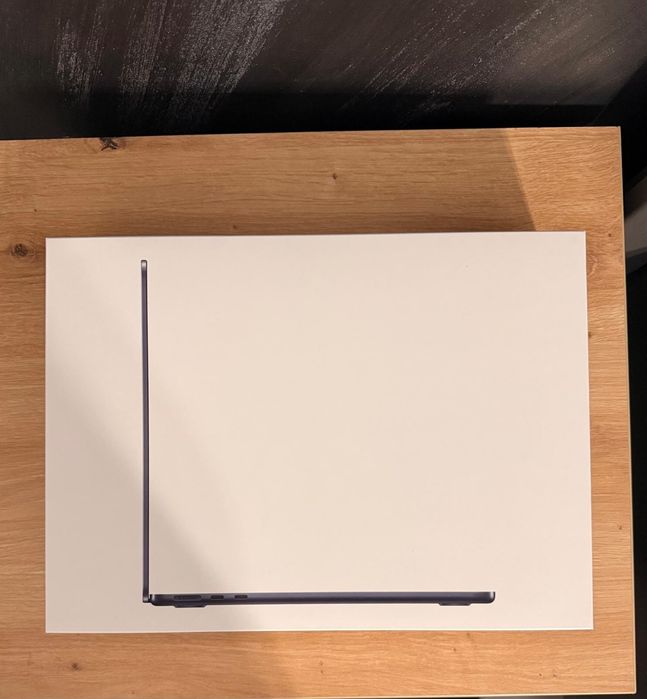 MacBook Air 13″ M4 • 24GB RAM • 512G