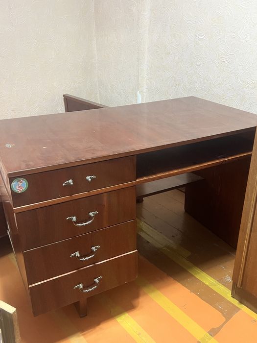 Стол письменный б/у