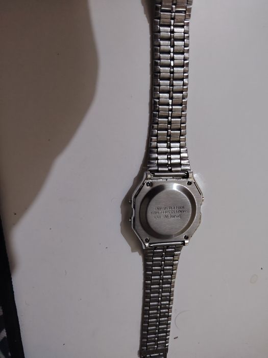 Часы противоводные от кампанией Alarm Watch